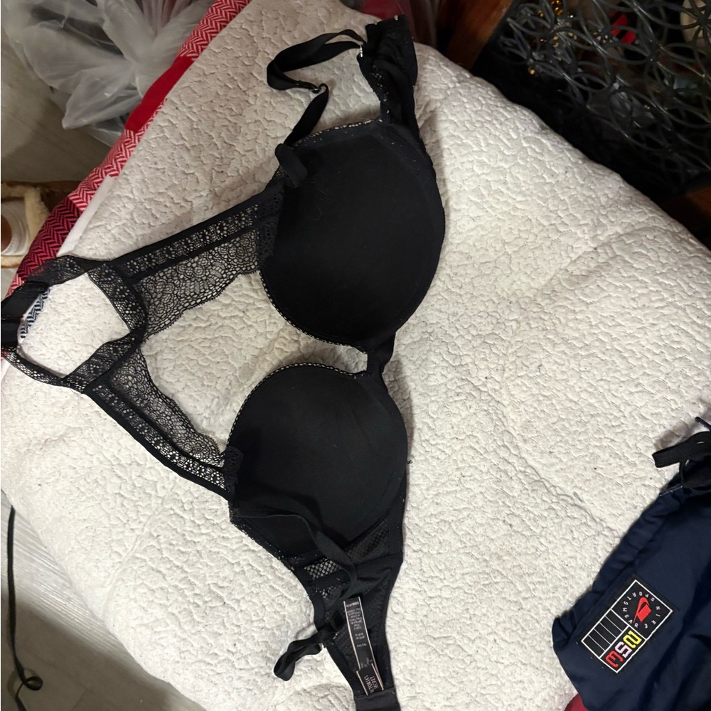 Victoria secret black lace bra with halter neck lace detailing - Picture 3 of 5